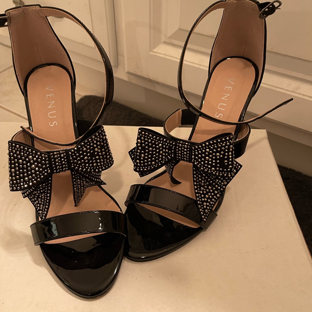 Black Bow